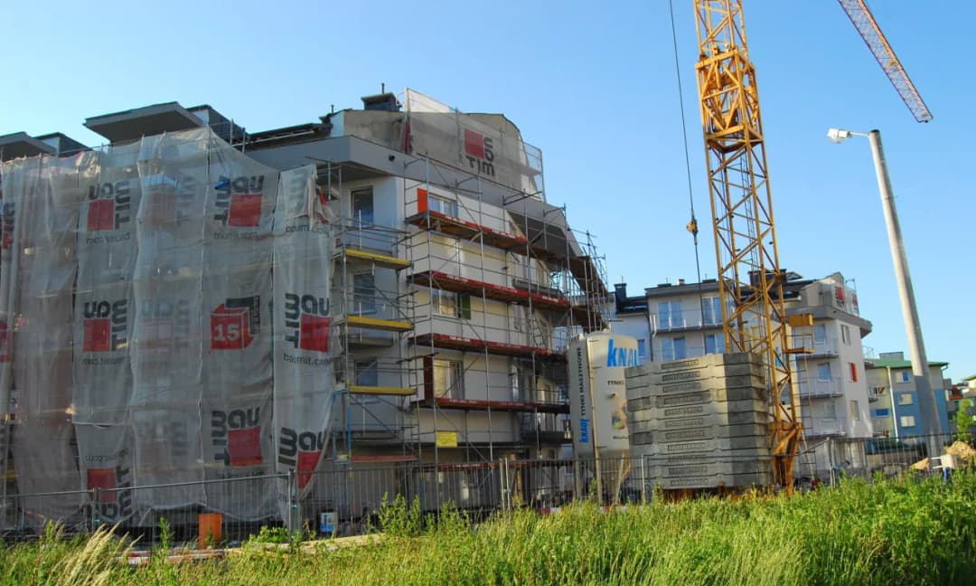 Ile deweloper zarabia na mieszkaniu? Zaskakujące fakty o marżach